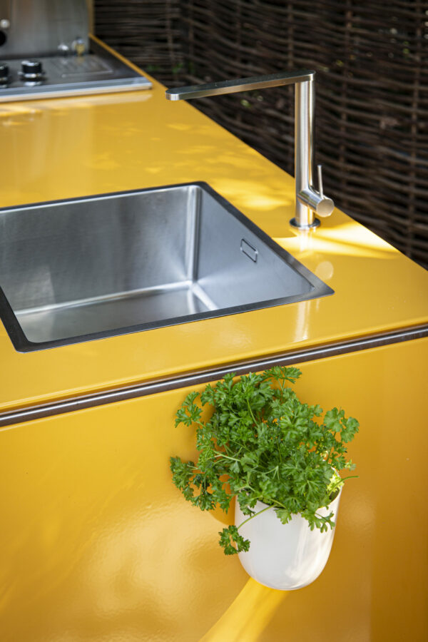 Vlaze ADAPT 240 with Gas BBQ and Sink