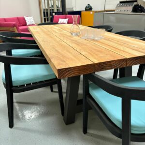 Copenhagen Dining table & chairs