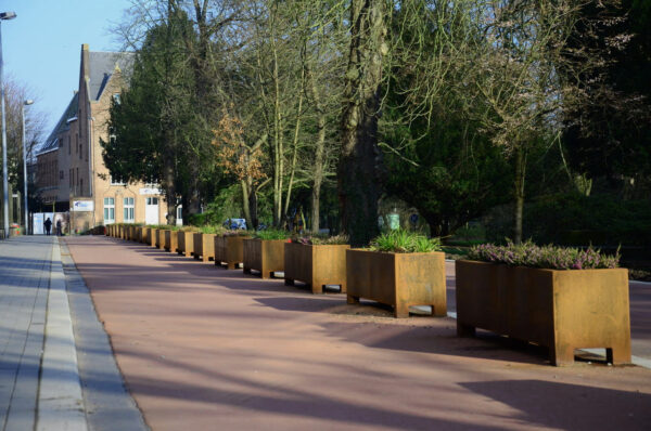 Corten Steel Andes Trough with feet