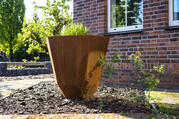 Corten Steel Facet Planter - Image 2
